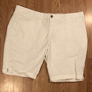 Faded Glory Shorts - 5/$10☘️Woman’s White Shorts Faded Glory Shorts - 5/$10☘️Woman’s White Shorts